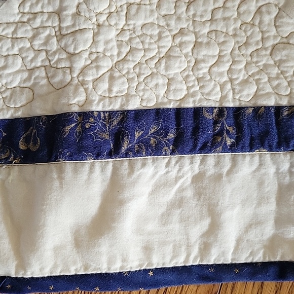 Handcrafted Quilted Table Runner - Picture 3 of 7